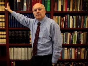  George Brandis and the bookshelf. A nice example of lifters and leaners